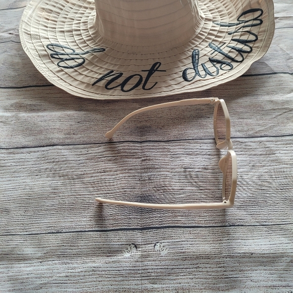 Last 1❗️Retro Tan & Brown Sunglasses ✨️ - Picture 12 of 13